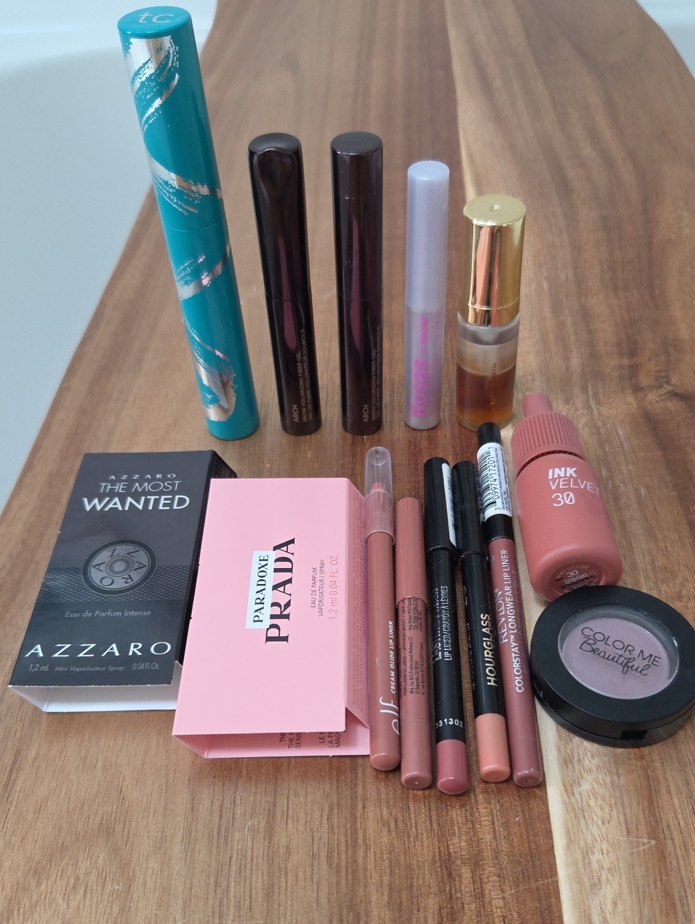 Luxury Makeup Set - Hourglass, MERIT, Thrive